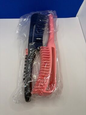 Set of 2 Wide Tooth Hair Combs - Black + Pink